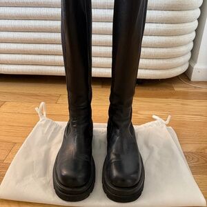 NA-KD fashion knee high boots